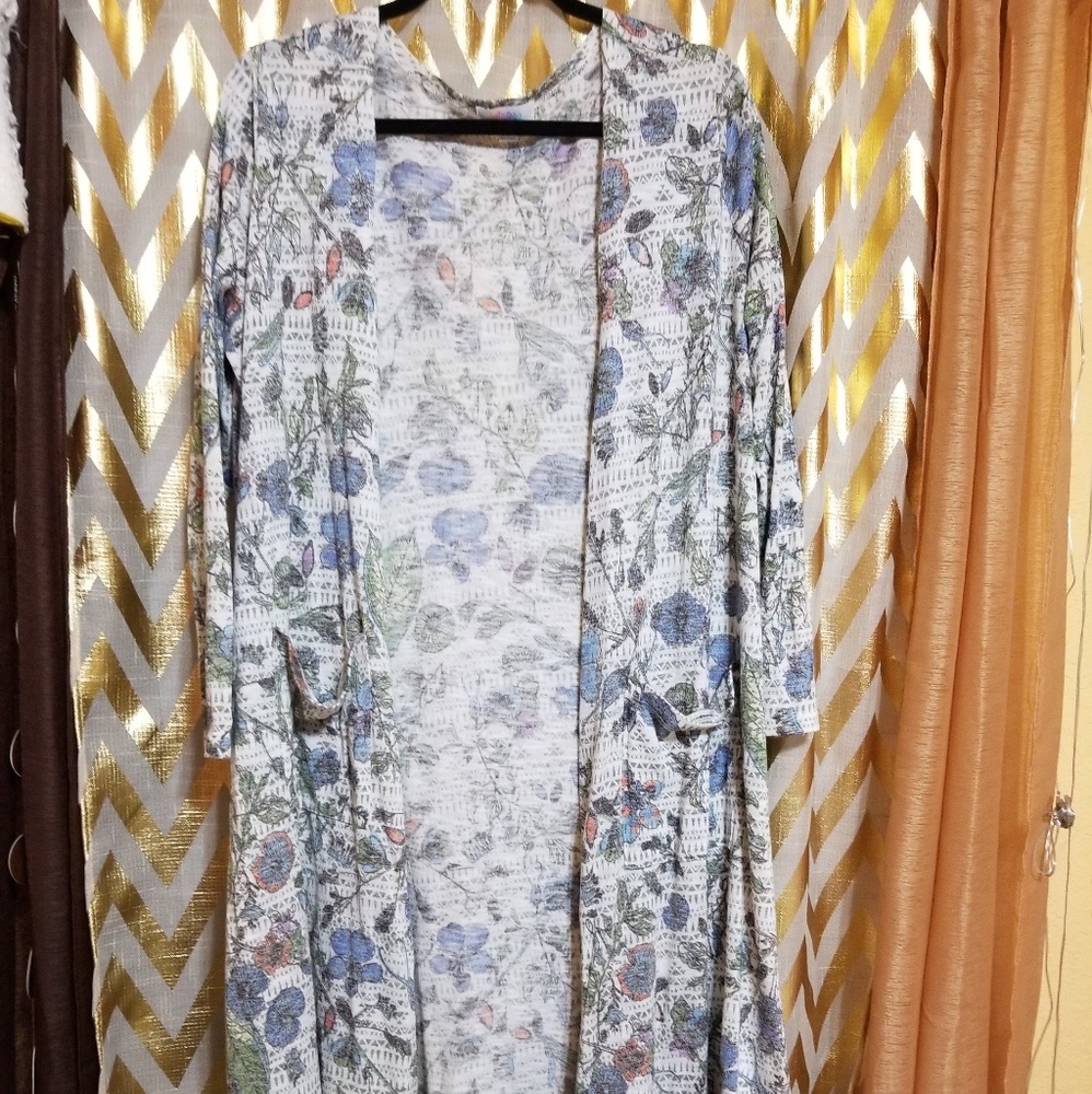 LulaRoe Vintage print duster